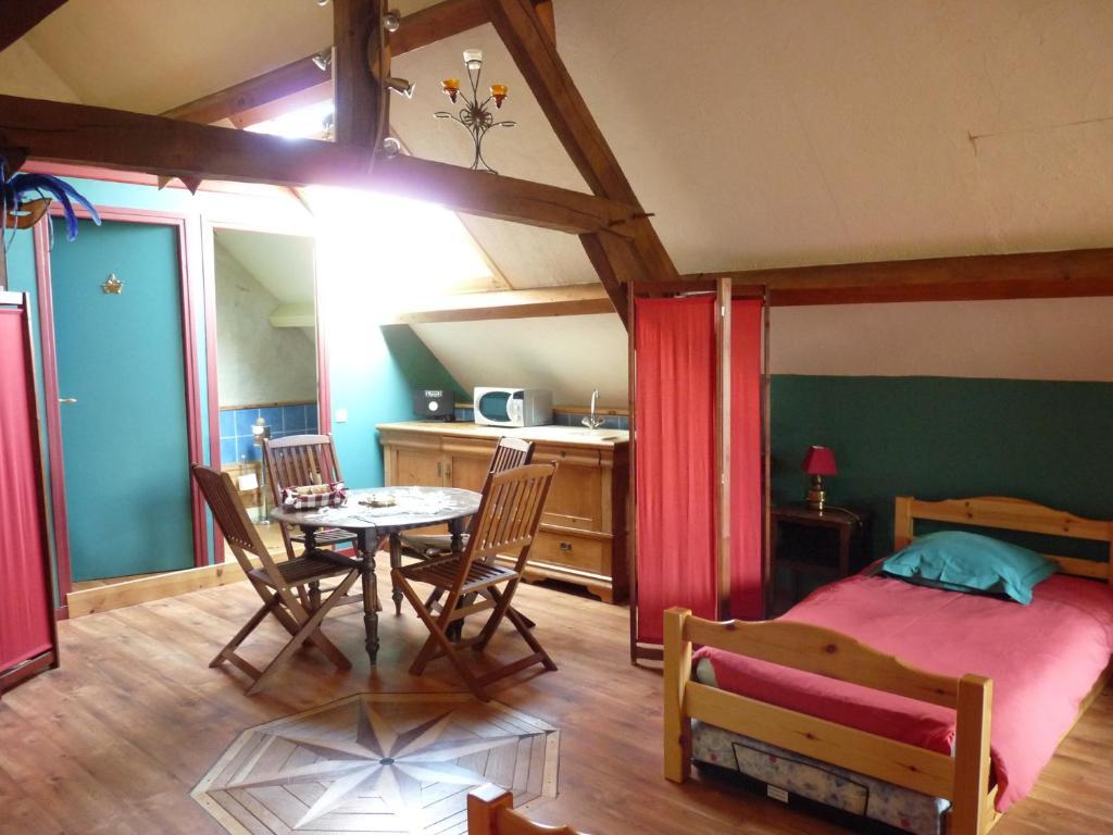 Bed and Breakfast Le Trot'In Chair Martigny-le-Comte Номер фото